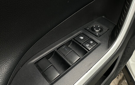 Toyota RAV4, 2019 год, 2 900 000 рублей, 18 фотография