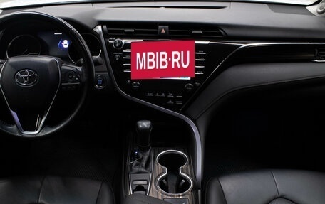 Toyota Camry, 2019 год, 2 500 000 рублей, 8 фотография