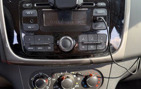 Renault Logan II, 2015 год, 650 000 рублей, 19 фотография