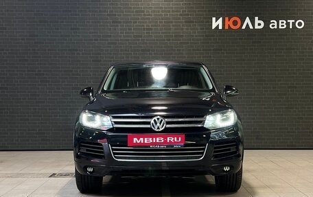 Volkswagen Touareg III, 2010 год, 1 530 000 рублей, 2 фотография