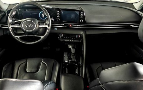 Hyundai Elantra, 2021 год, 1 870 000 рублей, 9 фотография