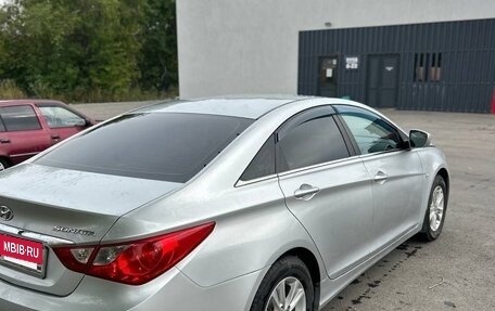 Hyundai Sonata VI, 2011 год, 1 000 000 рублей, 6 фотография
