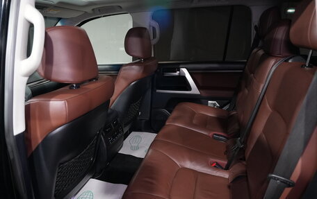 Toyota Land Cruiser 200, 2016 год, 5 500 000 рублей, 18 фотография