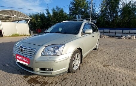 Toyota Avensis III рестайлинг, 2004 год, 765 000 рублей, 4 фотография