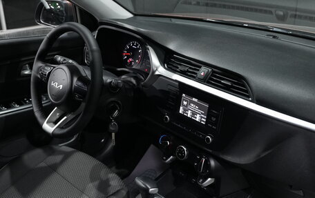 KIA Rio IV, 2021 год, 1 670 000 рублей, 11 фотография