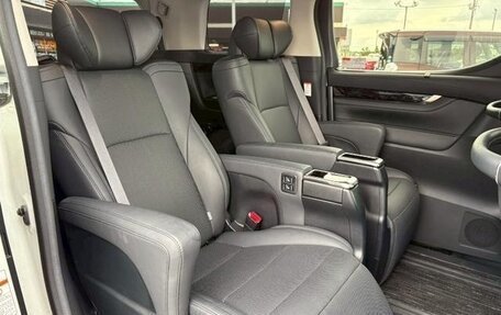Toyota Alphard III, 2022 год, 3 200 000 рублей, 13 фотография