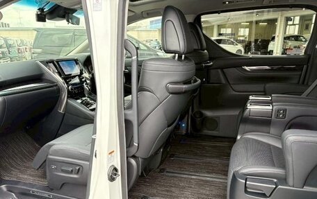 Toyota Alphard III, 2022 год, 3 200 000 рублей, 17 фотография