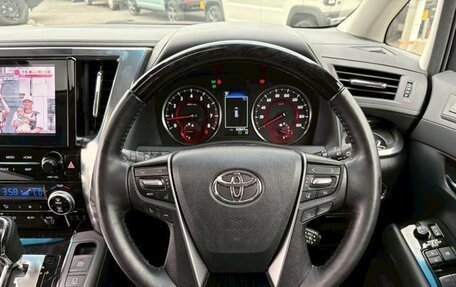 Toyota Alphard III, 2022 год, 3 200 000 рублей, 34 фотография