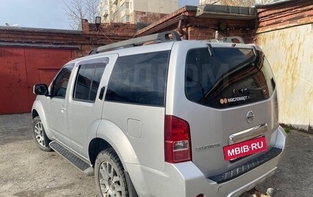 Nissan Pathfinder, 2011 год, 1 625 000 рублей, 3 фотография