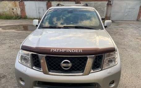 Nissan Pathfinder, 2011 год, 1 625 000 рублей, 2 фотография