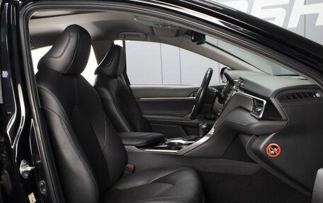 Toyota Camry, 2018 год, 2 625 000 рублей, 8 фотография