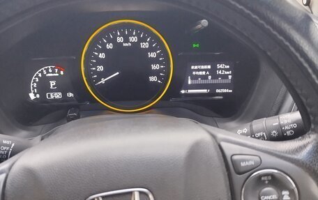 Honda Vezel, 2017 год, 1 877 000 рублей, 2 фотография