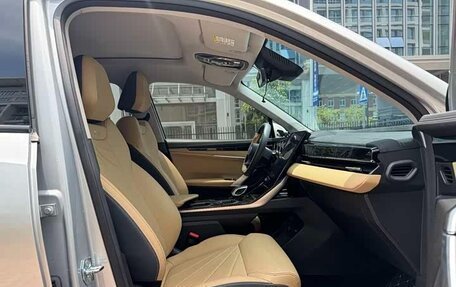 Geely Atlas, 2023 год, 2 305 000 рублей, 8 фотография