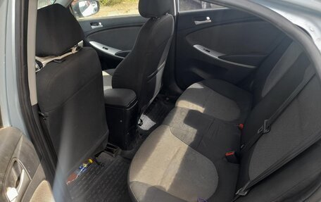 Hyundai Solaris II рестайлинг, 2011 год, 500 000 рублей, 7 фотография