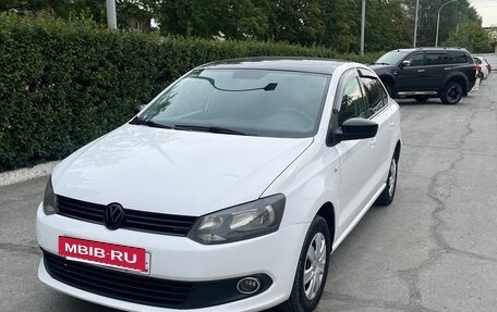 Volkswagen Polo VI (EU Market), 2011 год, 550 000 рублей, 2 фотография