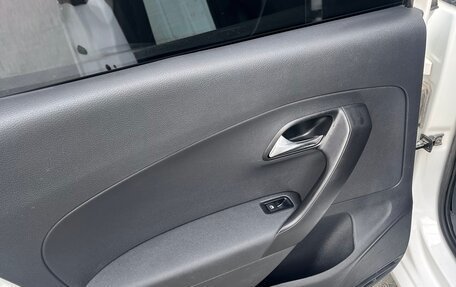 Volkswagen Polo VI (EU Market), 2011 год, 550 000 рублей, 13 фотография