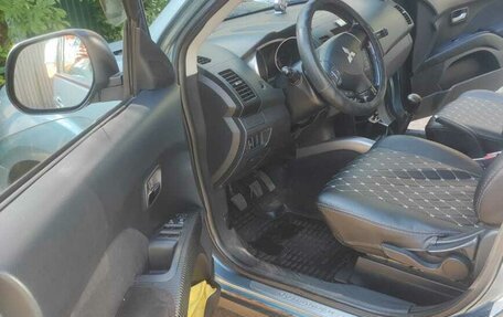 Mitsubishi Outlander III рестайлинг 3, 2008 год, 820 000 рублей, 8 фотография