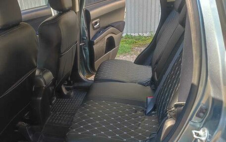 Mitsubishi Outlander III рестайлинг 3, 2008 год, 820 000 рублей, 16 фотография