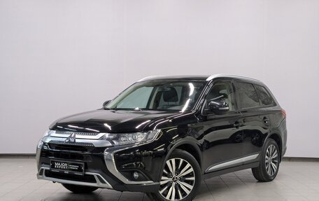 Mitsubishi Outlander III рестайлинг 3, 2021 год, 2 550 000 рублей, 1 фотография