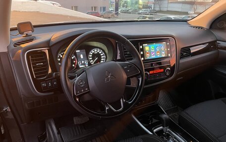 Mitsubishi Outlander III рестайлинг 3, 2019 год, 2 890 000 рублей, 5 фотография