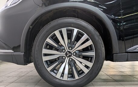 Mitsubishi Outlander III рестайлинг 3, 2021 год, 2 550 000 рублей, 12 фотография