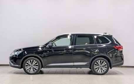 Mitsubishi Outlander III рестайлинг 3, 2021 год, 2 550 000 рублей, 28 фотография