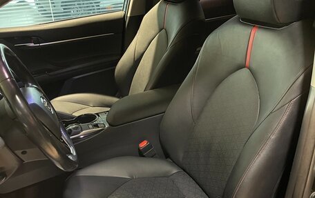 Toyota Camry, 2021 год, 3 190 000 рублей, 11 фотография