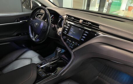 Toyota Camry, 2021 год, 3 190 000 рублей, 15 фотография