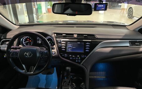Toyota Camry, 2021 год, 3 190 000 рублей, 21 фотография