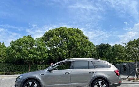 Skoda Octavia, 2018 год, 1 570 000 рублей, 5 фотография