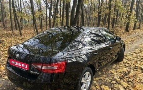 Skoda Superb III рестайлинг, 2017 год, 2 800 000 рублей, 2 фотография