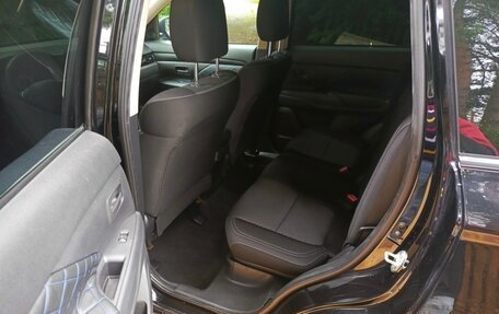 Mitsubishi Outlander III рестайлинг 3, 2019 год, 2 150 000 рублей, 11 фотография