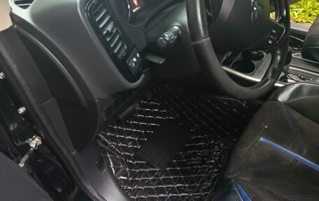 Mitsubishi Outlander III рестайлинг 3, 2019 год, 2 150 000 рублей, 14 фотография