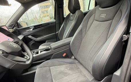 Volkswagen Tiguan, 2024 год, 4 590 000 рублей, 9 фотография