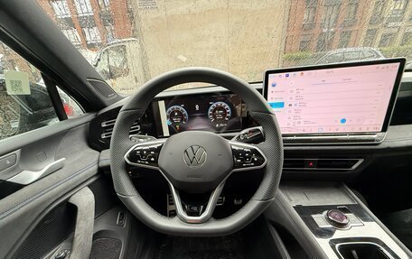 Volkswagen Tiguan, 2024 год, 4 590 000 рублей, 10 фотография