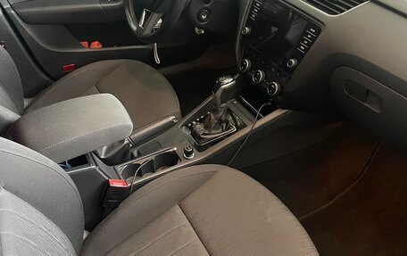 Skoda Octavia, 2017 год, 1 450 000 рублей, 5 фотография