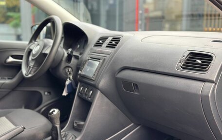 Volkswagen Polo VI (EU Market), 2015 год, 735 000 рублей, 23 фотография