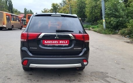Mitsubishi Outlander III рестайлинг 3, 2015 год, 1 540 000 рублей, 6 фотография