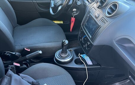 Ford Fiesta, 2006 год, 400 000 рублей, 5 фотография