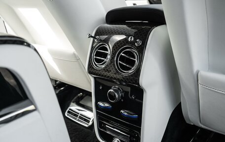 Rolls-Royce Cullinan, 2020 год, 42 000 000 рублей, 4 фотография