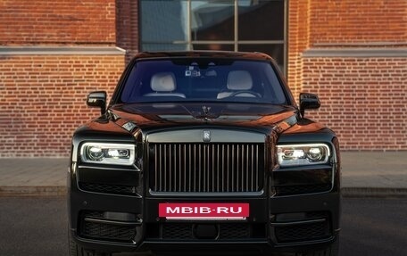 Rolls-Royce Cullinan, 2020 год, 42 000 000 рублей, 3 фотография