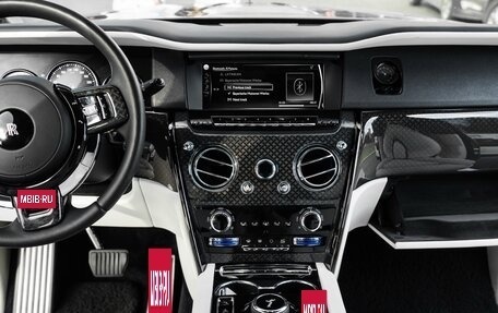 Rolls-Royce Cullinan, 2020 год, 42 000 000 рублей, 2 фотография