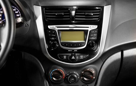 Hyundai Solaris II рестайлинг, 2012 год, 800 000 рублей, 12 фотография