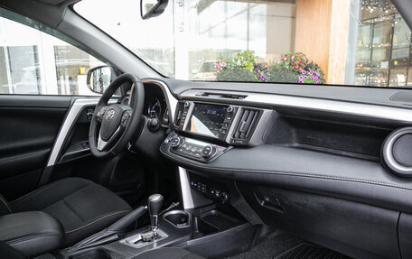 Toyota RAV4, 2017 год, 2 649 000 рублей, 17 фотография