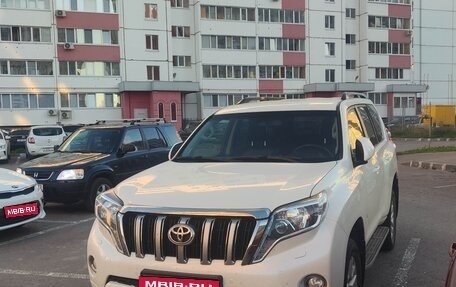 Toyota Land Cruiser Prado 150 рестайлинг 2, 2015 год, 3 700 000 рублей, 1 фотография