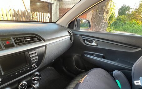 KIA Rio IV, 2019 год, 1 260 000 рублей, 15 фотография