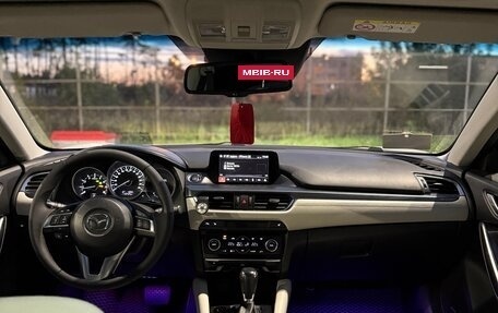 Mazda 6, 2015 год, 2 200 000 рублей, 10 фотография