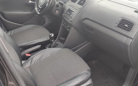 Volkswagen Polo VI (EU Market), 2016 год, 950 000 рублей, 31 фотография