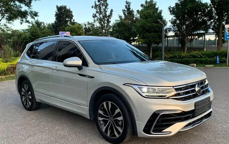 Volkswagen Tiguan II, 2022 год, 2 550 777 рублей, 3 фотография