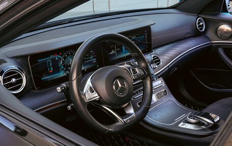 Mercedes-Benz E-Класс, 2017 год, 3 150 000 рублей, 24 фотография